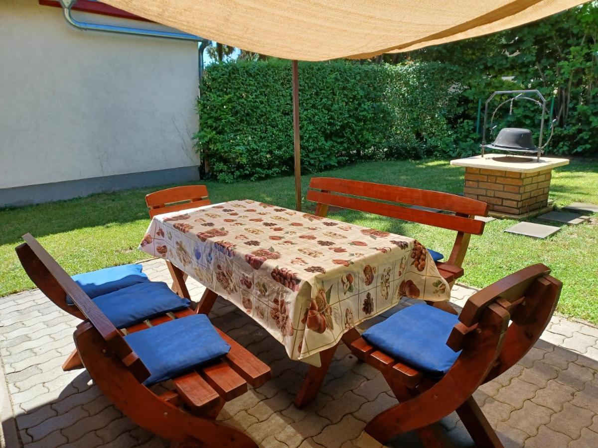 Relax Ii. Vendeghaz Βίλα Dunapataj Εξωτερικό φωτογραφία